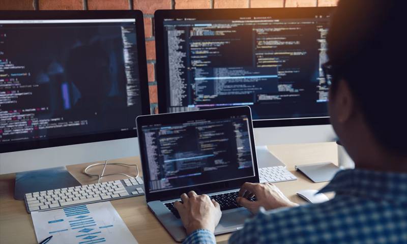 数据科学选型:R与Python如何赋能恩施市网站建设?